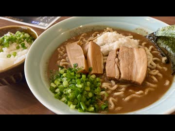 【ガチ】濃厚豚骨、豚無双さんの濃厚無双ラーメン海苔トッピングを食べるハグリッチョ