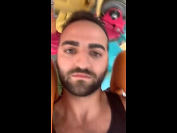 ホモと見る遊園地を楽しめない悲しき戦闘機のパイロットさん