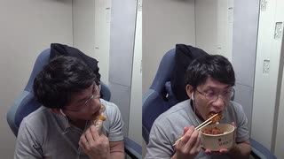 ローソンの黄金チキンと甘鶏唐揚げ弁当を食べる