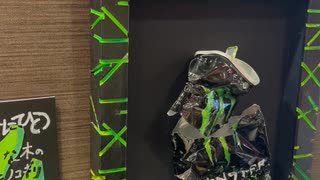 モンスターアート　18000円　芸術作品　アーティスト　画家　芸術　現代アーティスト　空き缶　額縁　高山額椽店　世界一　日本一　愛知県名古屋市中村区名駅南１丁目１−１７　面白い　　　　爆笑　エナジー