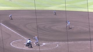 新潟産大付 中村心虹くん上手くヒットでノーアウトのランナー（2024年8月9日 甲子園1回戦 花咲徳栄 対 新潟産業大付）