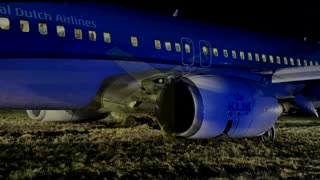 「滑走路から機体が外れました」