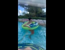 浮き輪vs36歳　流れるプールで浮き輪の上に乗ってみたいねん　でもすぐおちて濡れるねん　グアムの星野リゾートリゾナーレ　面白い　爆笑　一発ギャグ　天然　運動神経悪い芸人　アメトーク　失敗　失態　泣ける