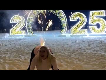 ホモと見る尻から魔法を出して新年を祝う女