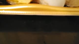 パック寿司を食べつつ、エンタメを観る (1080p)