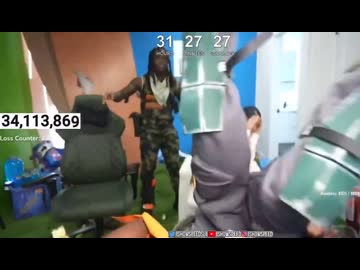 ホモと見る彼女の前でバク宙に失敗した配信者