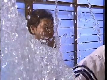 後ろの障子みたいなの実は水槽だった空手部