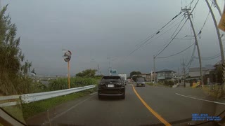 右折レーンに入りたいのだが、渋滞してはみ出しているが、これはしょうがないと思う