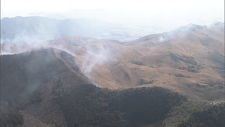 春の風物詩・平尾台の野焼き　山林火災が相次ぐ中２度の延期を経て実施