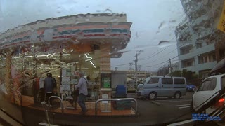 コンビニからバックで出る時、コンビニに入って行った幼い女の子二人が、マジでリアの超至近距離を無警戒で通り過ぎた