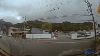 コンビニ駐車場から出る時、目の前が他車でごちゃごちゃしていたら、そいつらがスッキリ消えるまで待つが吉
