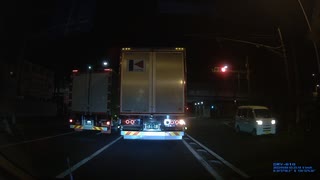 運転中に電話が掛かって来た。ハンズフリー通話機能がないので、コンビニに駐車した後、通話した。お礼に買い物をした②