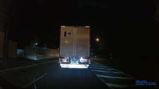 運転中に電話が掛かって来た。ハンズフリー通話機能がないので、コンビニに駐車した後、通話した。お礼に買い物をした①
