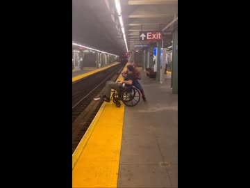 ホモと見るニューヨークの地下鉄の日常