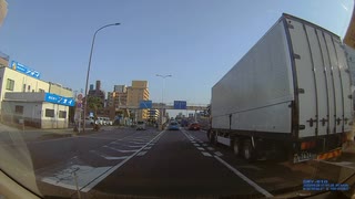 車間距離詰め過ぎ＋何となくフラフラしているので岡ヤバ県民確定！？な青いフィット①