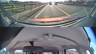 めっちゃ白煙を出している自動車③