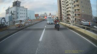 厚木辺りの幹線道路で故障・リア