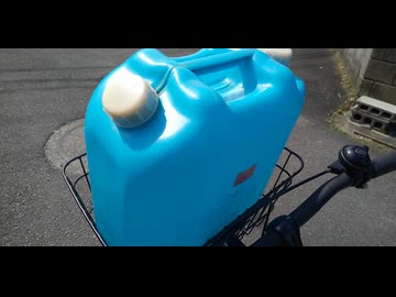 灯油を買った帰りにゴミ収集車が