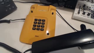 ユーゴスラビアの電話機、Iskra ETA85で自VoIP局のずんだもん電話天気予報サービスを聞く