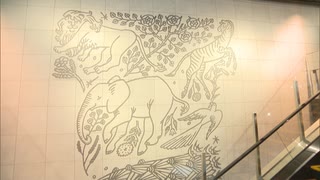 「ワン・フクオカ・ビルディング」に巨大なアート　地下２階から地上４階　季節の花と動物たち