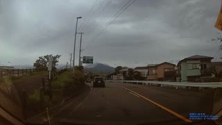 対向車線が連続で左折するのを確認後、右折
