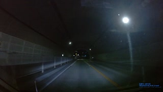 コンビニの駐車場でカーナビの目的地の設定を済ませてから出発しよう