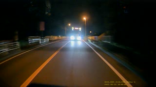 電話が掛かって来たので、コンビニの駐車場に停めてから電話をした・リア