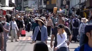 晴天の祝日　各地で賑わい　陶器市やハイキング・・・「いい一日過ごせそう」　福岡