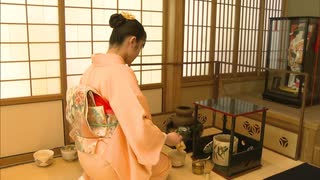 「どうぞお召し上がりください」和服姿の子どもたちが茶道でおもてなし　裏千家「こども茶会」小倉城庭園で開催　福岡県北九州市