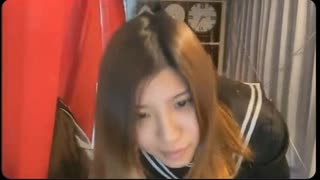 【わたし】放送中にコメで制服着てとあって、突然の要求にも応えられるというか用意してあるのが凄いです　しかもニーハイまで□お顔がカッコイイ系の美人さんなのでお似合いです❤️【ニコ生】
