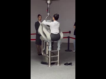 ホモと見る企画モノの小道具みたいなイス