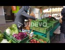 田中鉄也　オンド.com　bio organic farmers produce with people wearing masks on the street