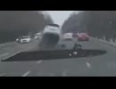 ホモと見る突然大穴が出現してしまう韓国の道路