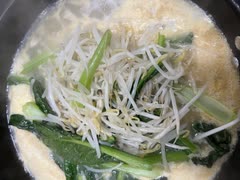 小松菜　もやし　タマゴ　スープ　鶏ガラ　スープ　炒め