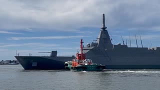【護衛艦みくま】出港で360度回頭する様子【がんばるタグボート】