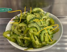 ゴーヤ　炒め　ニンニク　塩コショウ　サラダ油　料理
