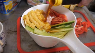 風呂入りながら冷やし中華食べてみた