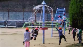 けが人続出！昭和の公園にあった危険な遊具がヤバすぎる・・・