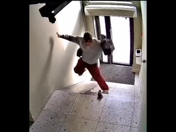 ホモと見るネズミにたまげる女