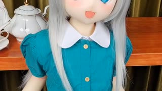 スカートと瞳の色、すごく合ってるね！
