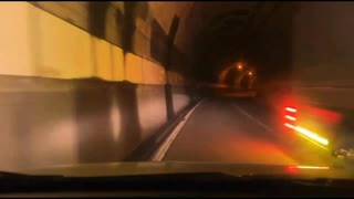 【ずいえき】ずいさん、トンネルで危機一髪、確かにトラックがはみ出してきたように見える