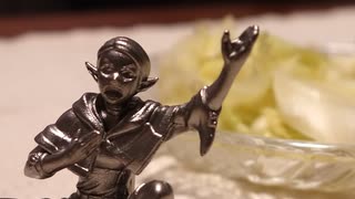 人を漬物石に使うな