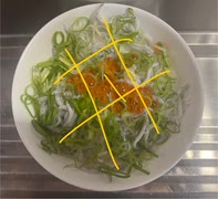 海鮮丼　シラス　ネギ　イクラ　ライス　料理