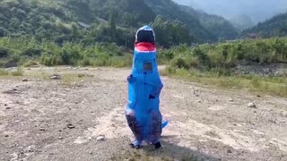 青い恐竜スーツの組み立て＆野外ダンス完全記録□