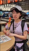 【家族旅行】大阪・関西万博：グルメ　大阪のれんめぐりでタンフル（ミックス）を食べるあい♥バッグのプレゼントもありました♬