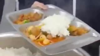 ホモと見るあまりにも雑すぎる中国の給食