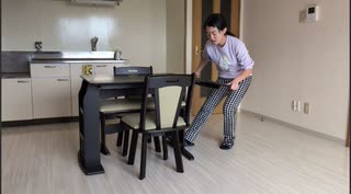 【新居】家電・食卓等の搬入をしてもらいました!!形の変わるダイニングテーブルの使い方の説明をするあい♥