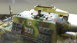 ヤークトタイガー　1/48 TAMIYA & ハノマーク兵員輸送車　1/48 TAMIYA