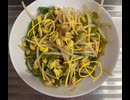 もやし　炒め　ピーマン　ニンニク　塩コショウ　サラダ油