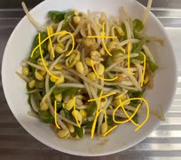 もやし　炒め　ピーマン　ニンニク　塩コショウ　サラダ油